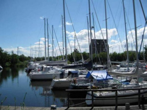 Отель Ferienwohnungen _Am Yachthafen_  Грайфсвальд